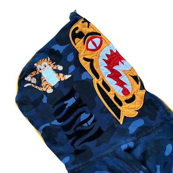 XL Bape Tiger Shark Split Blue Camo Hoody - Picture 3 of 5